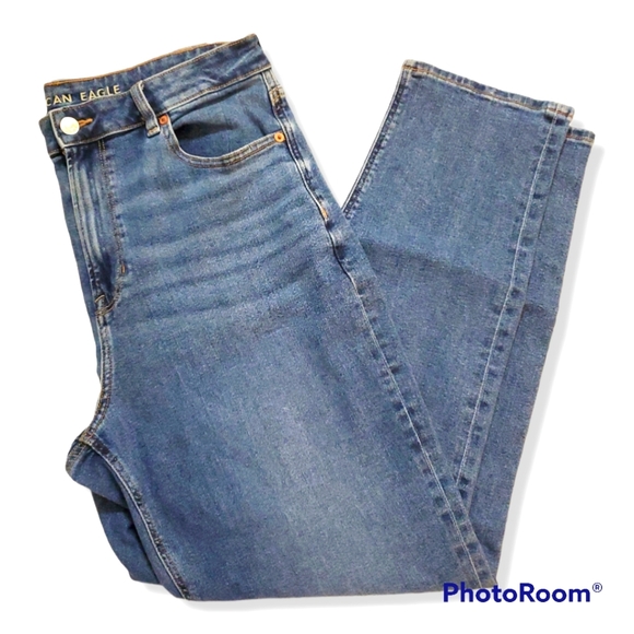 AEO faded medium wash high waist Mom jeans